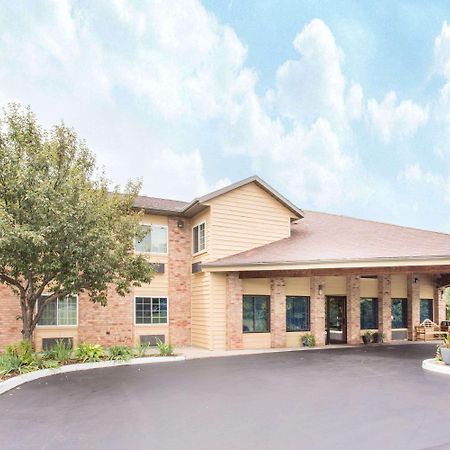 Baymont By Wyndham Muskegon Hotel Exterior photo