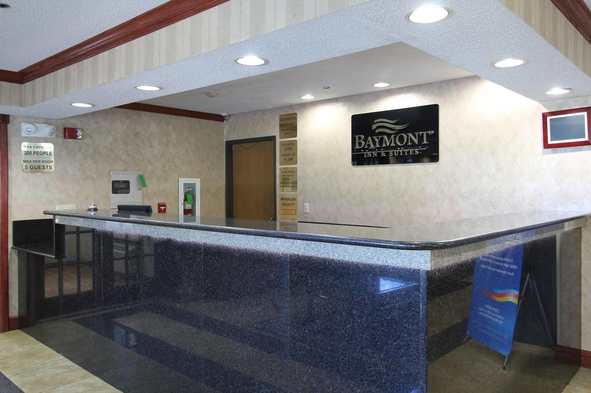 Baymont By Wyndham Muskegon Hotel Exterior photo